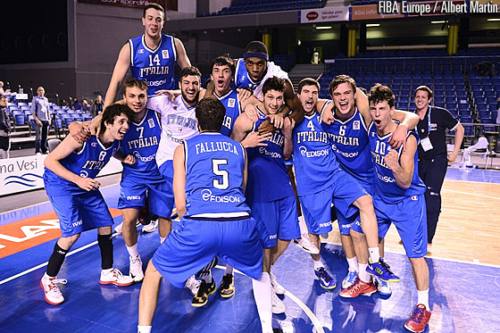 Italy celebrates FIBA Euro U-20 win over Russia