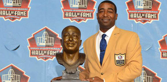 Cris Carter apologized to Ohio State fans during his NFL Hall of Fame induction speech.