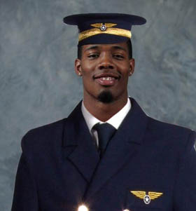 Kenny Guiton was announced as the starting pilot for Ohio State's trip to Cal.