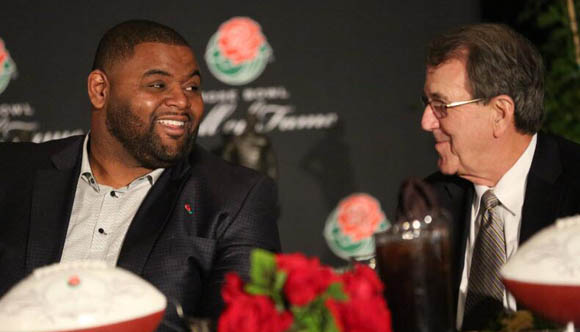 Orlando Pacd and Lloyd Carr at the Rose Bowl.