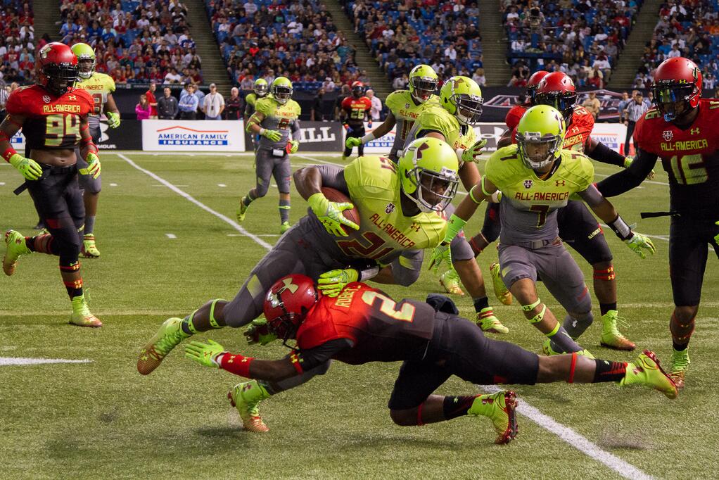 Buckeye target Jermaine Roberts with the tackle