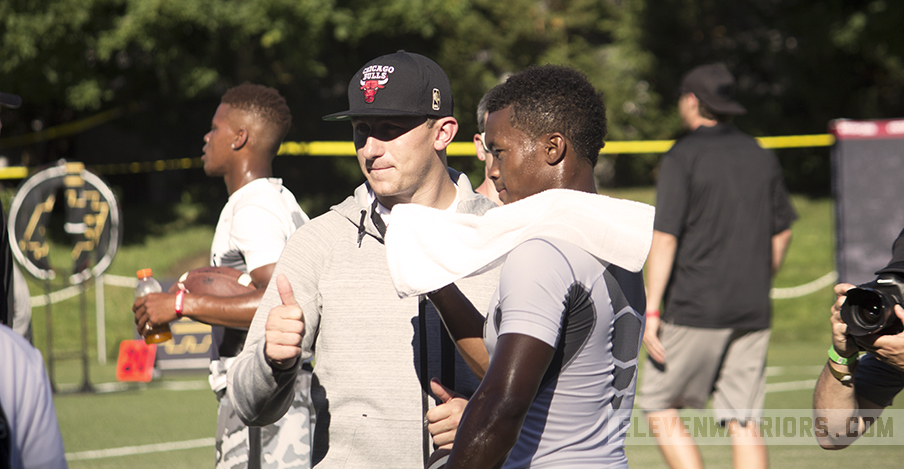 Johnny Manziel talks to Kyler Murray