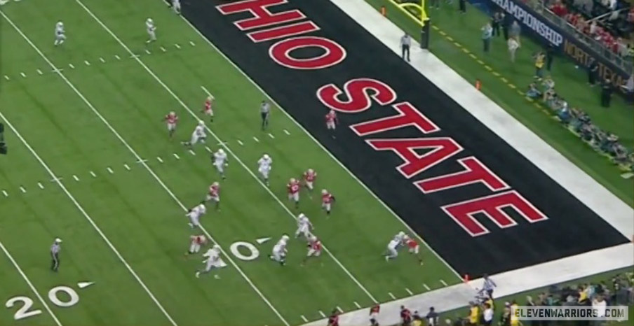 Ohio State's defense pursuing inside out on Oregon.