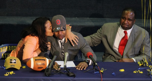 Zeke Elliott stuck with Urban Meyer on signing day.