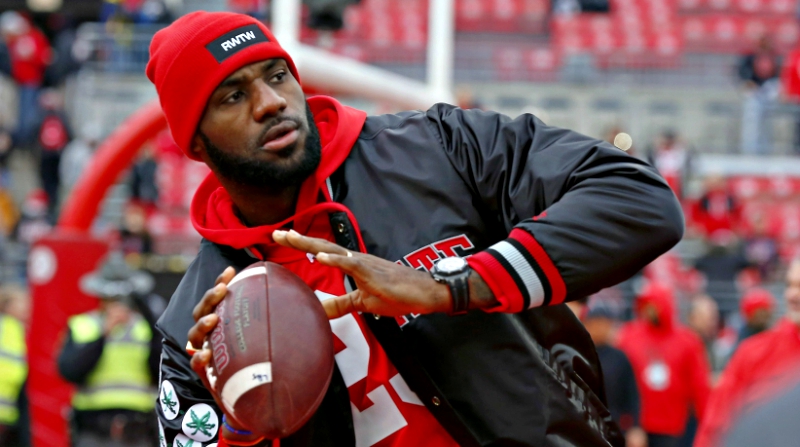 lebron james at the 2016 Ohio State-Michigan game