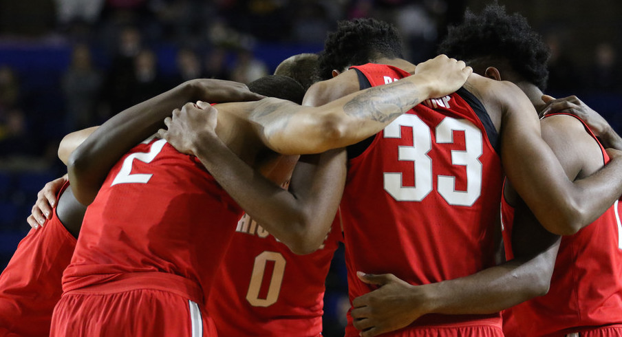 Ohio State huddles at Navy.