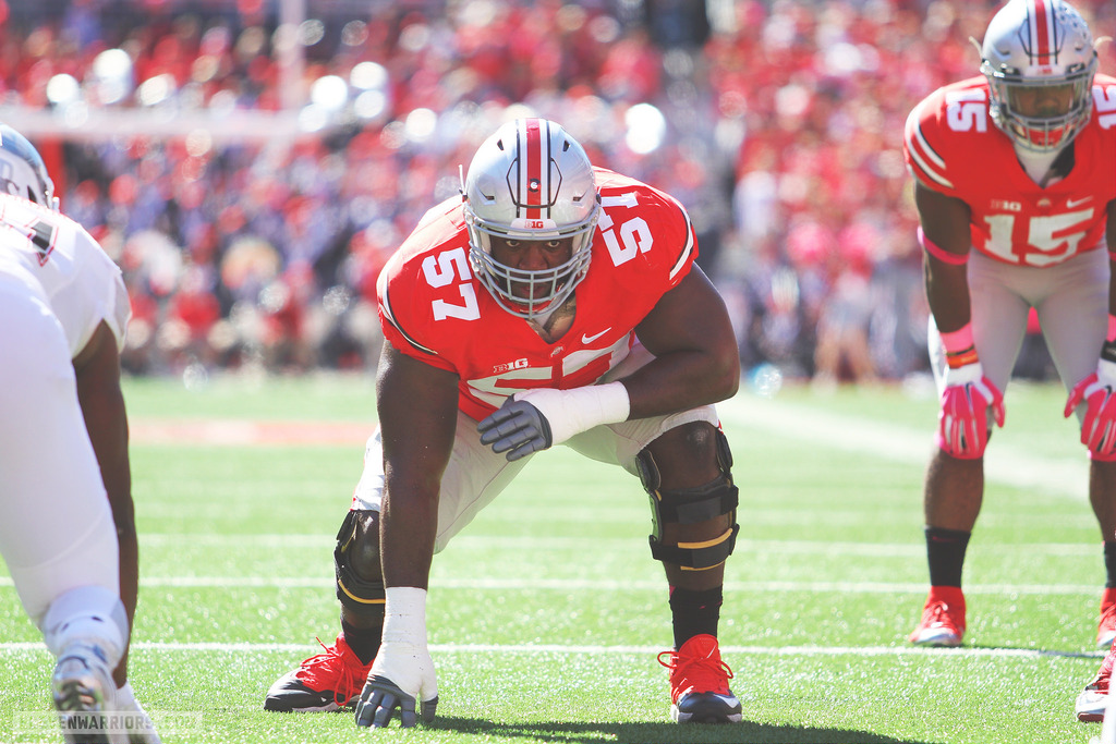 Chase Farris started at right tackle for Ohio State in 2015.