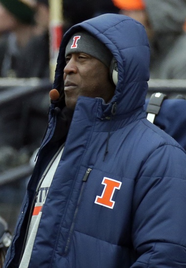 Oct 28, 2017; Champaign, IL, USA; Illinois teach Lovie Smth watches his team during the fourth quarter against Wisconsin at Memorial Stadium. Mandatory Credit: Mark Hoffman/Milwaukee Journal Sentinel via USA TODAY Sports Oct 28, 2017; Champaign, IL, USA; Illinois teach Lovie Smth watches his team during the fourth quarter against Wisconsin at Memorial Stadium. Mandatory Credit: Mark Hoffman/Milwaukee Journal Sentinel via USA TODAY Sports