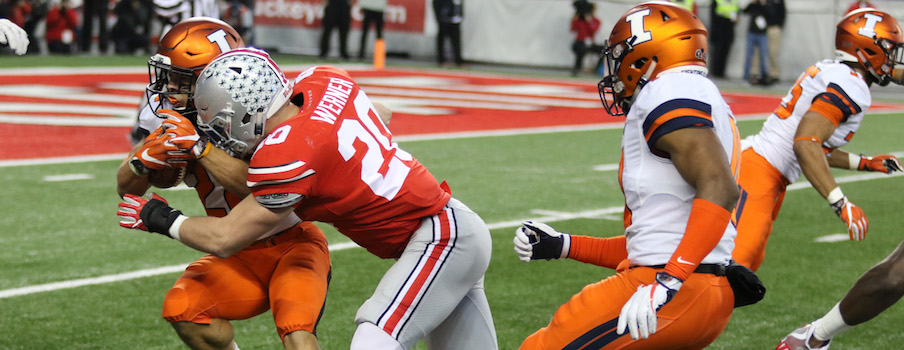 Pete Werner makes a tackle on a kickoff against Illinois in 2017.