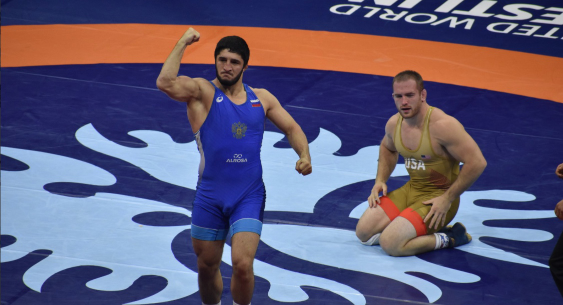 Campeão na Rio 2016, Kyle Snyder perde revanche do título mundial para o  russo Abdulrashid Sadulaev, luta olímpica