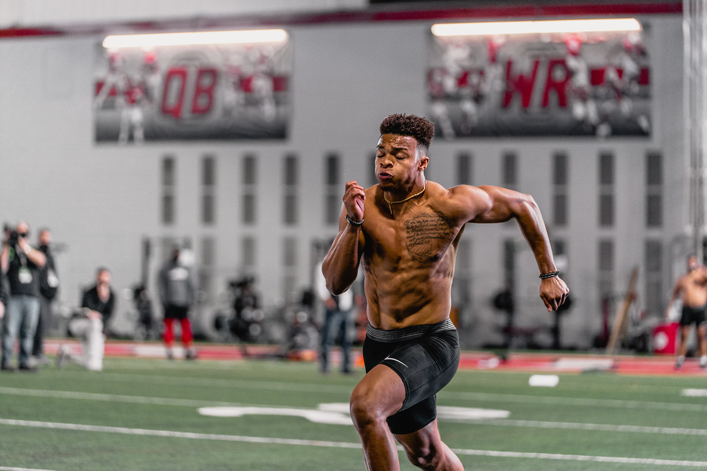 justin fields bears apparel