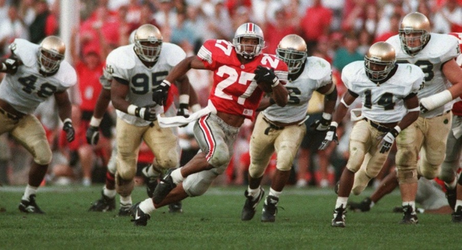 Eddie George gets away from the Notre Dame defense on a long run. OSU Buckeyes vs. Notre Dame Fighting Irish . Ohio State University college football . Game played on Sat., September 30, 1995 Eddie George gets away from the Notre Dame defense on a long run. OSU Buckeyes vs. Notre Dame Fighting Irish . Ohio State University college football . Game played on Sat., September 30, 1995