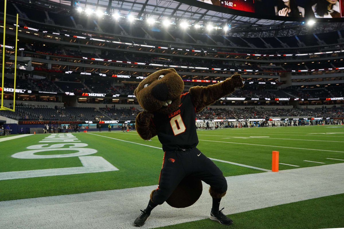 Mascot Benny Beaver of the Oregon State Beavers