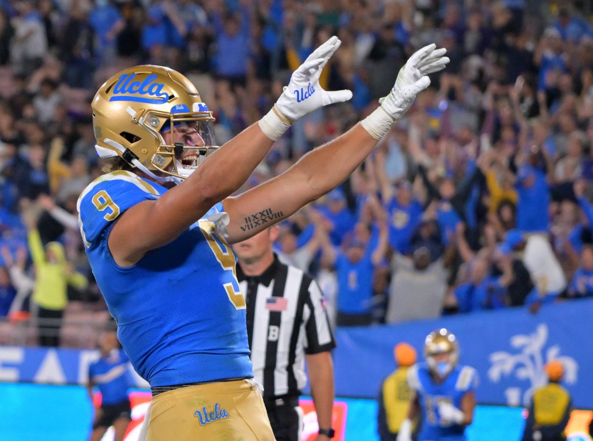 Wide receiver Jake Bobo of the UCLA Bruins