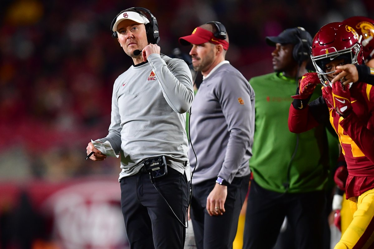 Head football coach Lincoln Riley of the USC Trojans