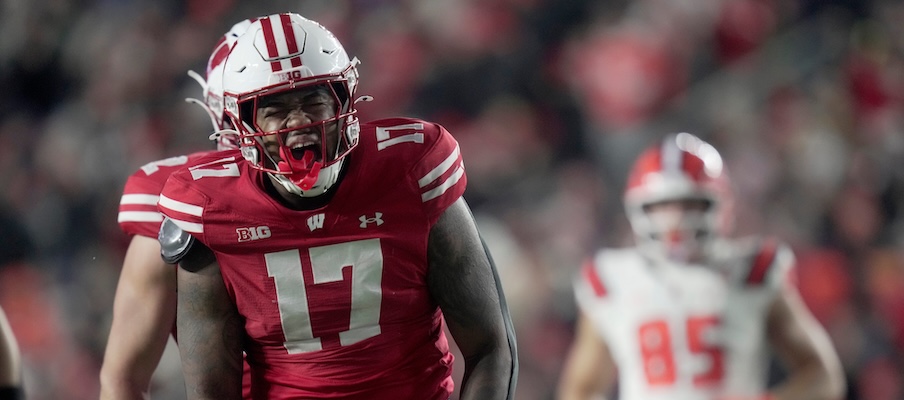 Wisconsin’s Darryl Peterson celebrating a sack vs. Illinois Wisconsin’s Darryl Peterson celebrating a sack vs. Illinois