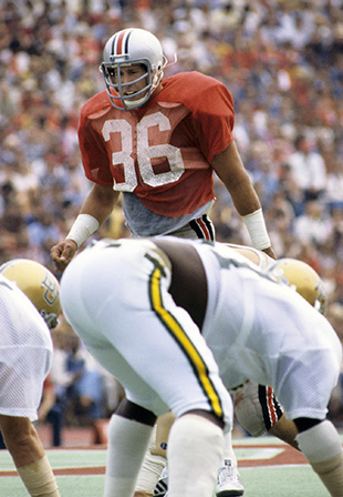 Ohio State linebacker Tom Cousineau on the field against the Baylor Bears.