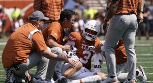 Quarterback Quinn Ewers of the Texas Longhorns