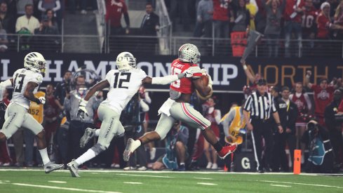 Ezekiel Elliott races for a touchdown.