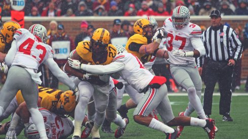 Vonn Bell takes down David Cobb in snowy Minneapolis.