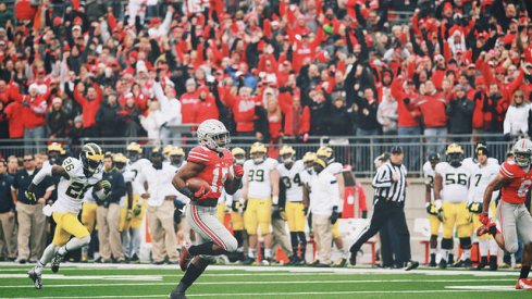 Ezekiel Elliott ends Michigan. #BeatMichigan