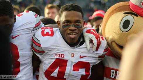 Darron Lee sings Carmen Ohio after beating Michigan.