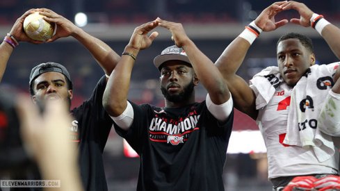 Ezekiel Elliott, J.T. Barrett and Mike Thomas sing Carmen Ohio after beating Notre Dame.