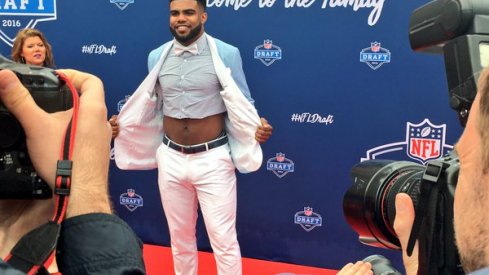 Photo: Ezekiel Elliott shows up wearing crop top to 2016 NFL Draft