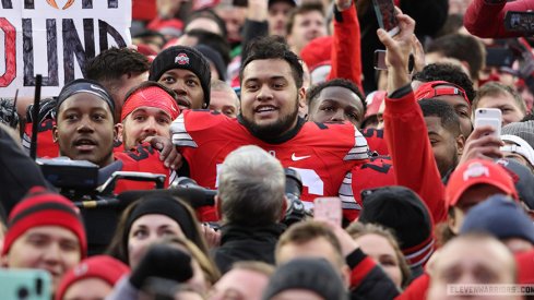 Barnden Bowen sings Carmen Ohio with fans after Ohio State beats Michigan.