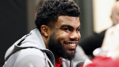 Ezekiel Elliott signs with Ohio State.