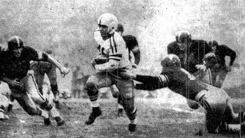 Bobby Watkins scores for Ohio State in the 1955 Rose Bowl. (AP Wirephoto, via New York Times)