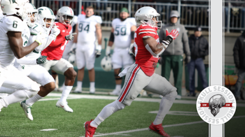 Mike Weber runs towards the Thursday Skull Session.