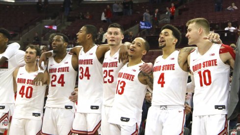 The Ohio State basketball team singing Carmen Ohio