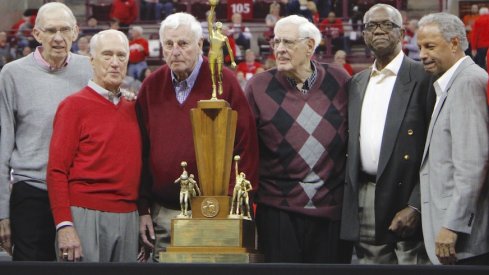 Members of Ohio State's 1960 men's basketball team, including Bob Knight