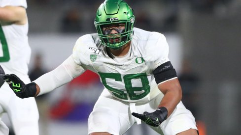 Outland Trophy winner Penei Sewell anchors Oregon's offense 