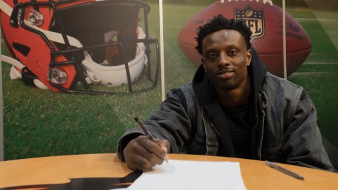 Eli Apple signs with Bengals