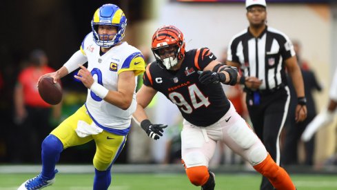 Sam Hubbard chases Matthew Stafford