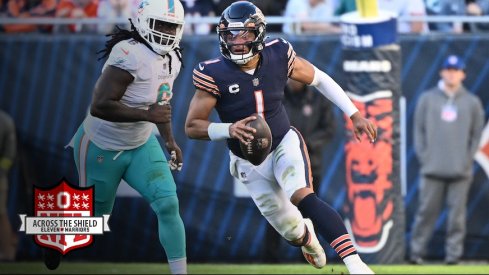 Justin Fields running against the Miami Dolphins