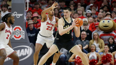 Zed Key guarding Zach Edey