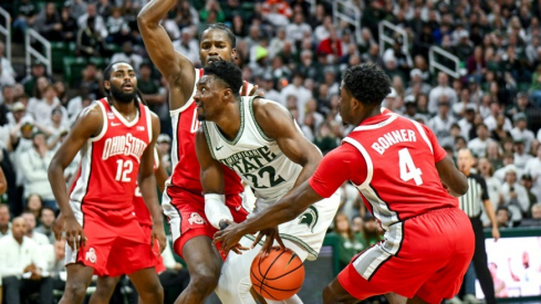 Felix Okpara and Dale Bonner playing defense