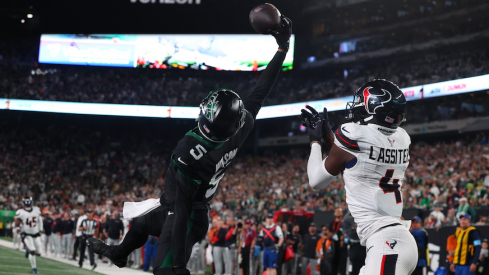 Garrett Wilson making a one-handed touchdown catch