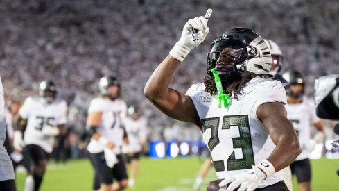 Oregon RB Dierre Hill Jr. celebrates his touchdown vs. Penn State
