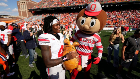 Ohio State wide receiver Jeremiah Smith with Illibuck and Brutus Buckeye