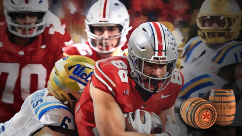 Ohio State Buckeyes tight end Max Klare (86) runs the ball against the UCLA Bruins in the first half of the NCAA college football game at Ohio Stadium on Saturday, Nov. 15, 2025 in Columbus, Ohio.