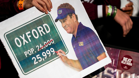 Mississippi State fans mock Lane Kiffin leaving Ole Miss