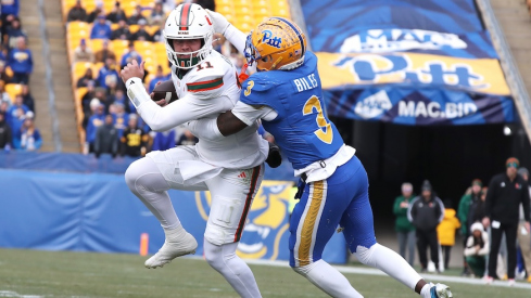 Rasheem Biles tackling Carson Beck