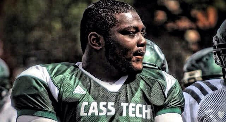 Detroit Cass Tech defensive tackle Michael Onwenu