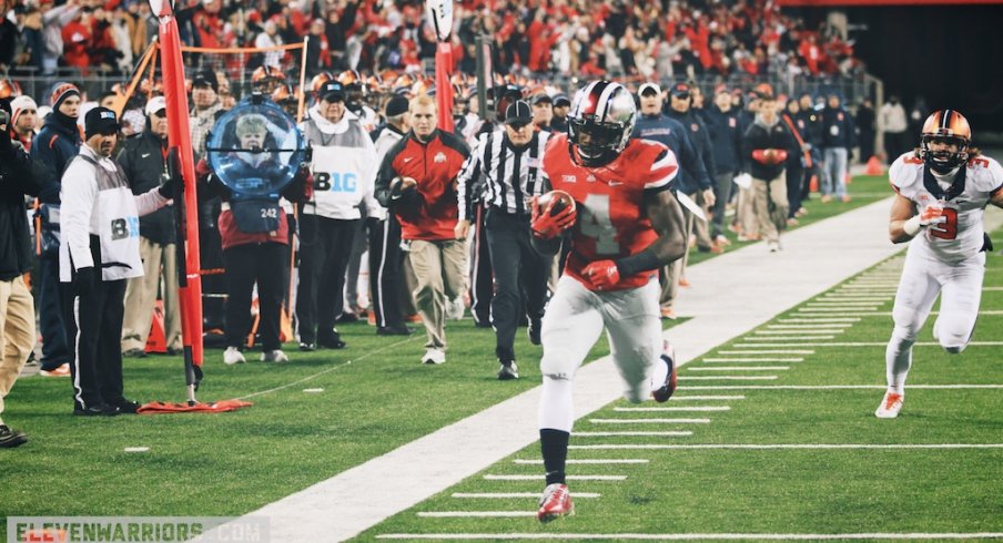 Curtis Samuel scores a touchdown for Ohio State.
