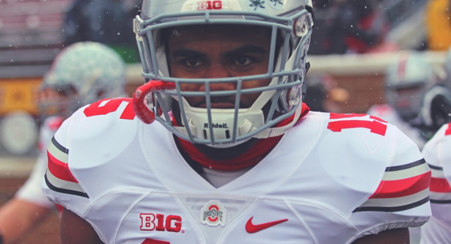 Ezekiel Elliott is poised to go over 1,000 yards.