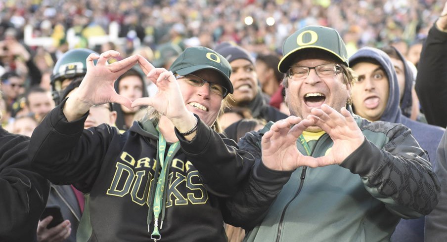 Oregon fans delighting in their Ducks' 59–20 stomping of Florida State.